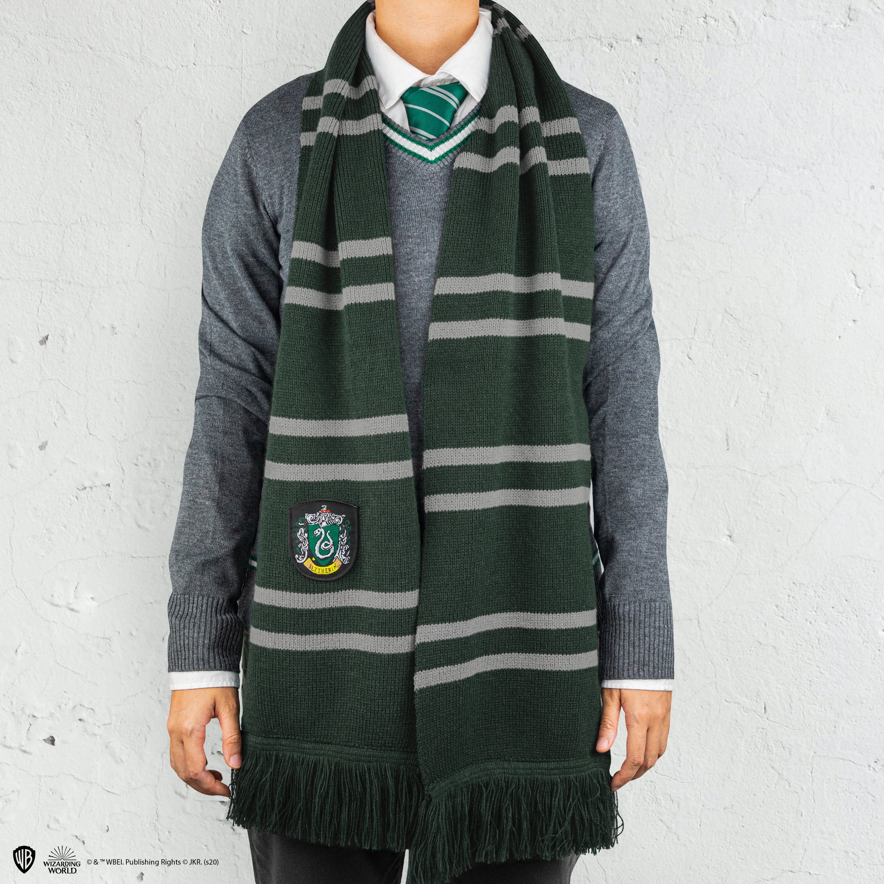 Acheter l'écharpe Poufsouffle édition Deluxe - l'Officine, boutique Harry  Potter