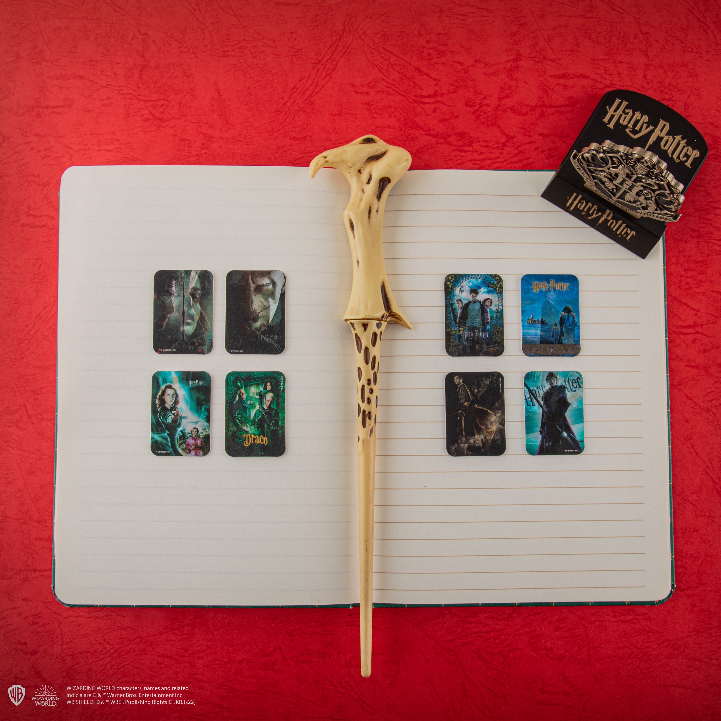 Stylo Baguette 25 cm avec Support et Marque-page lenticulaire Bellatrix  Lestrange - Boutique Harry Potter